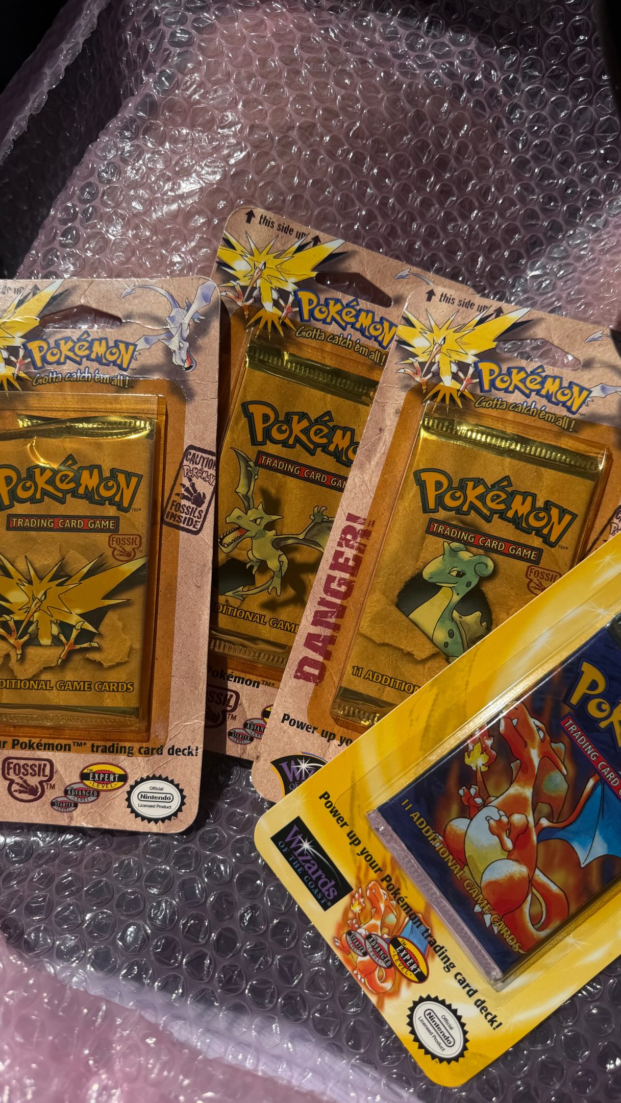 Paquetes vintage de Pokémon TCG compartidos por Pull House Co.